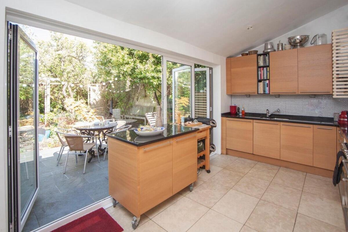 ※ Relaxing Home- Parking & Gorgeous Gardens Bath Exteriör bild